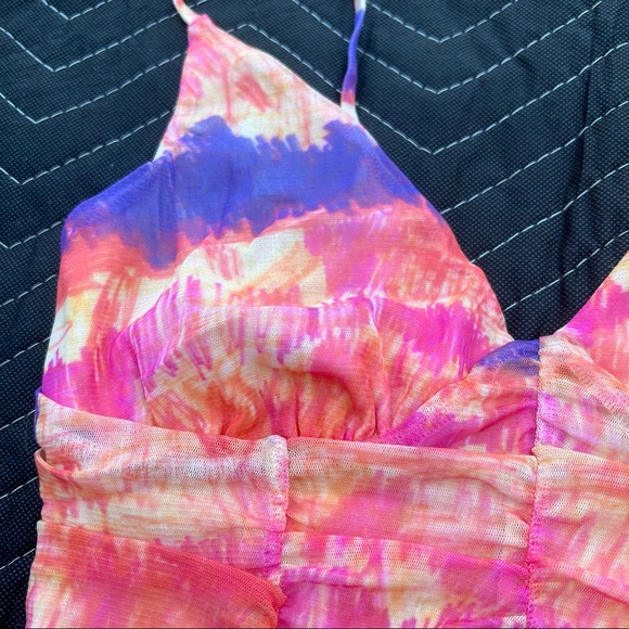 Urban Outfitters Pink Crop Top - Picture 3 of 5